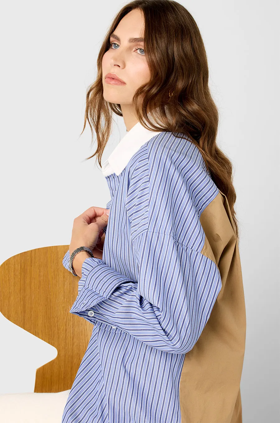 COLORBLOCKED SUNDAY SHIRT IN KHAKI/BLUE STRIPE POPLIN