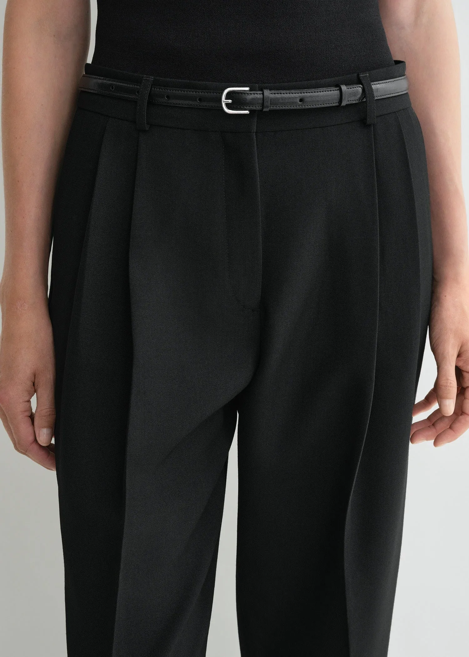 Double-pleated tailored trousers black