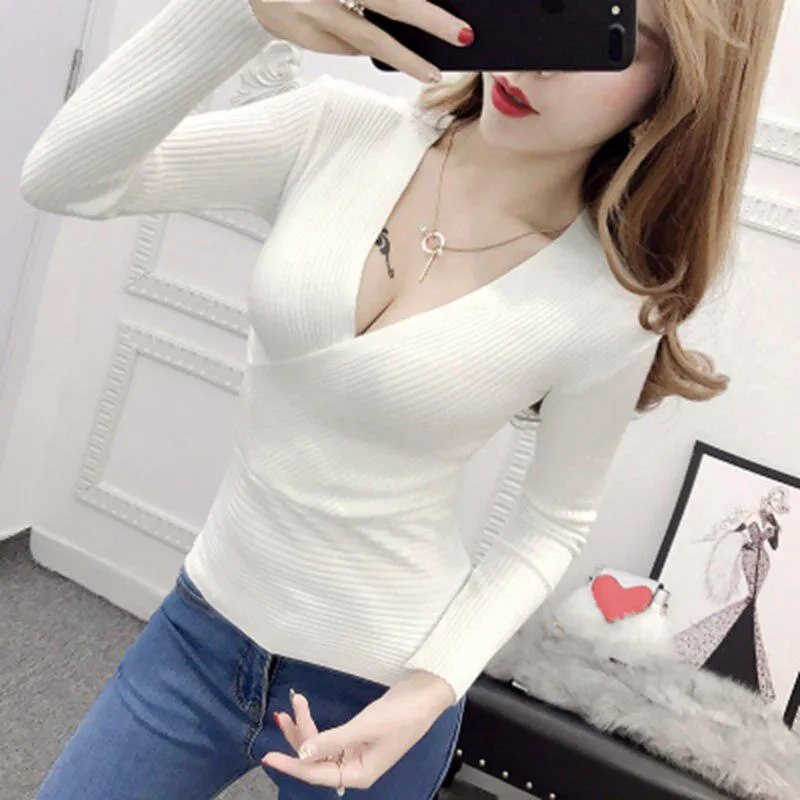 Women's Knitted Sweater With V-Neck Collar