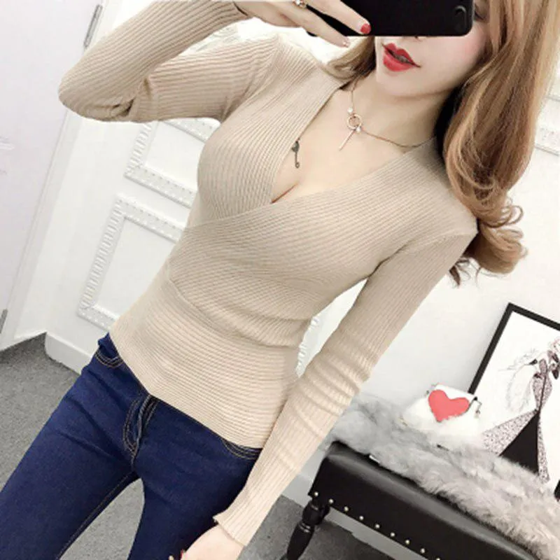 Women's Knitted Sweater With V-Neck Collar