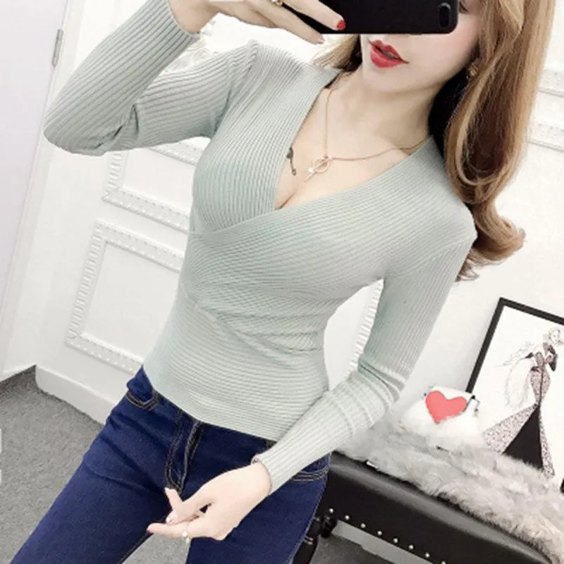 Women's Knitted Sweater With V-Neck Collar